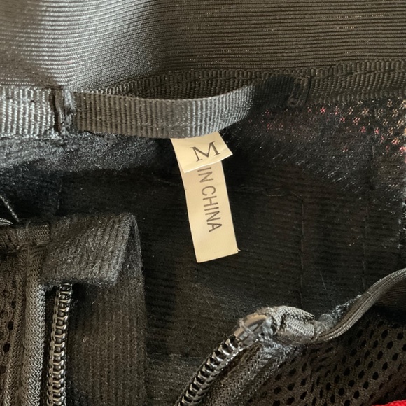 Sulaite Motocross Body Armor Jacket. Black and Red. Unisex. Size M - Picture 8 of 9